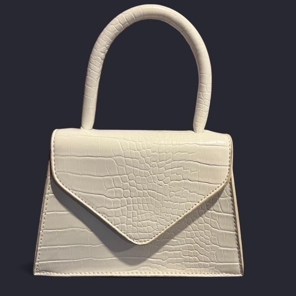 Elegant Cream Handbag